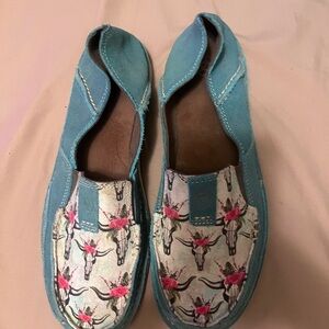 Ariat cruisers size 10